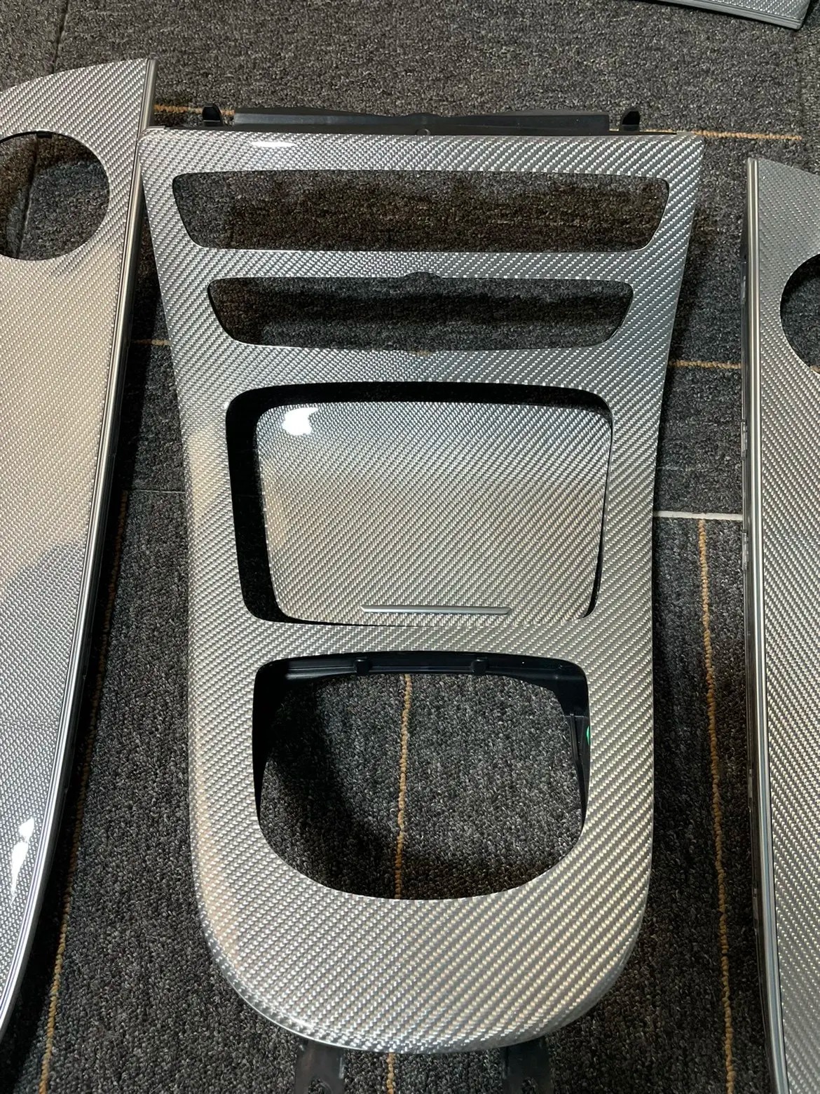 DOS Automotive Interior Silver Carbon Fiber Personalized Customization for C43 C300 C250 W205 Center Control Panel Interior